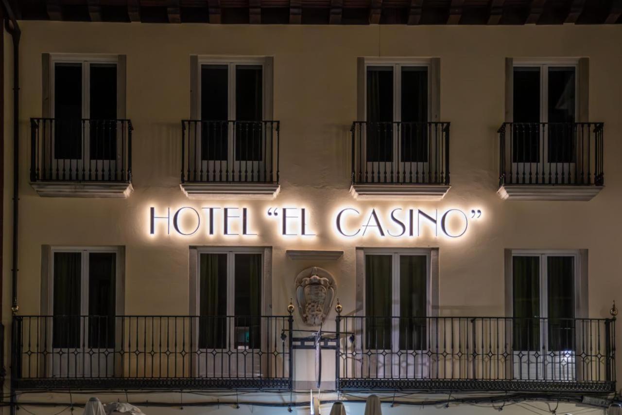 וילה פרנקה דל ביירסו Hotel & Restaurante El Casino מראה חיצוני תמונה