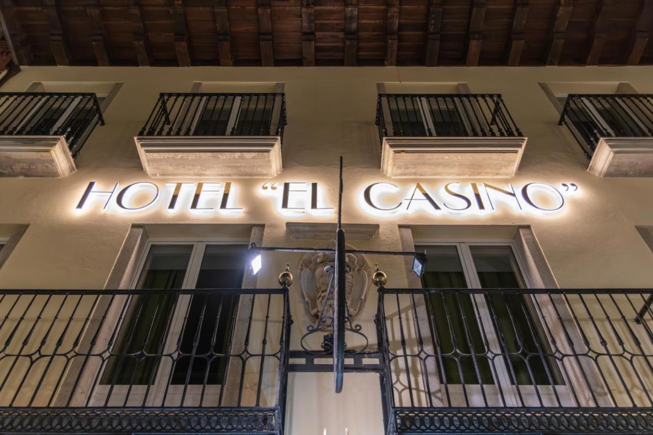וילה פרנקה דל ביירסו Hotel & Restaurante El Casino מראה חיצוני תמונה